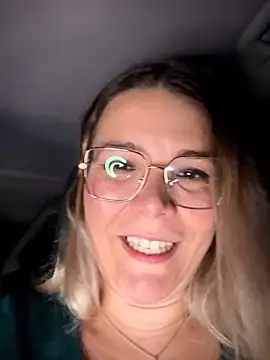 Snapshot of EmyLana chatting on June 2026 08:13:02 PM EmyLana online show from June 2026 08:13:02 PM