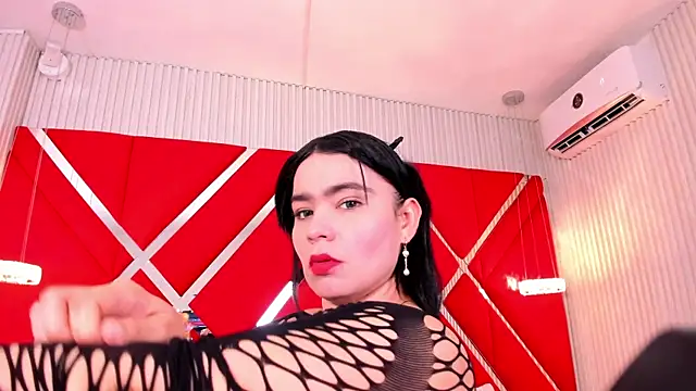 SusanCouper online show from October 2025 10:44:01 PM