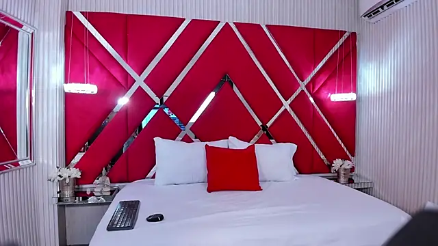 SusanCouper online show from November 2025 10:37:01 PM