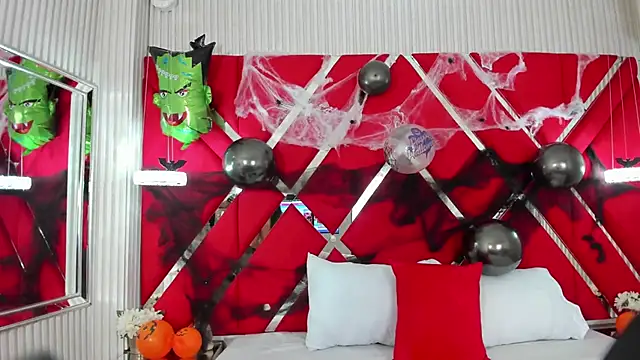 SusanCouper online show from October 2025 10:43:02 PM