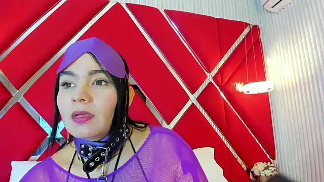 Snapshot of SusanCouper chatting on May 2026 04:53:02 AM SusanCouper online show from May 2026 04:53:02 AM