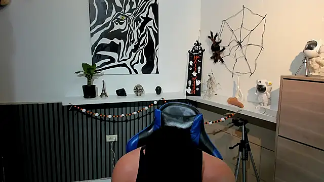 Daemon21 online show from October 2025 07:02:01 PM