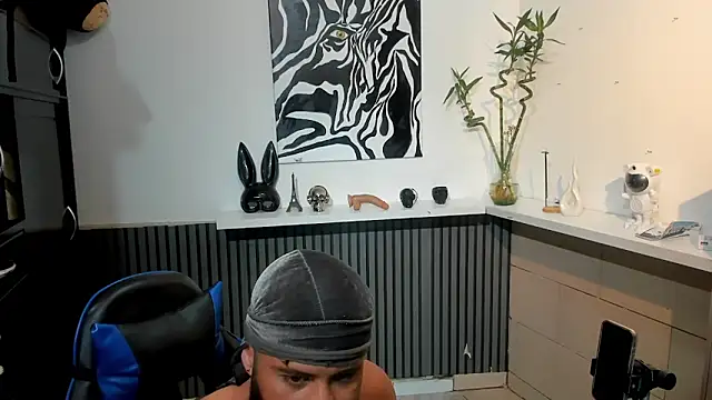 Daemon21 online show from November 2025 10:10:01 PM