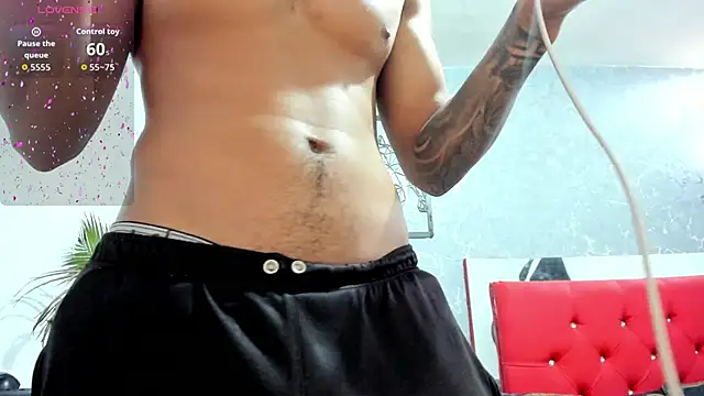 Snapshot of pepe_joness chatting on December 2025 01:32:02 PM pepe joness online show from December 2025 01:32:02 PM