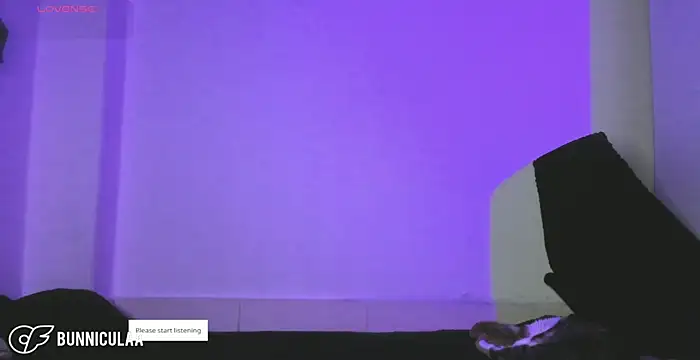 larissa01  online show from March 2026 10:17:01 PM