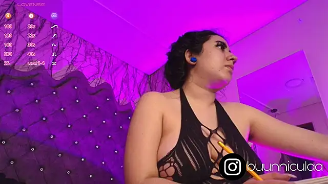 larissa01  online show from September 2025 04:07:02 AM