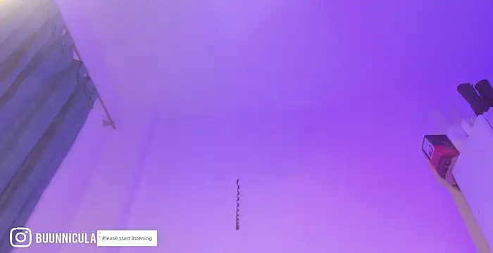 larissa01  online show from April 2026 10:24:01 PM