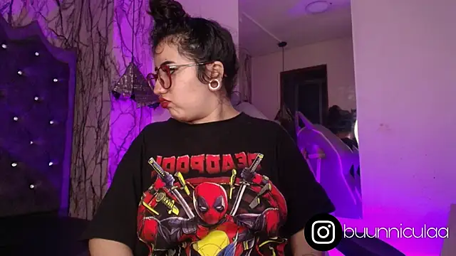 larissa01  online show from October 2025 03:30:01 AM