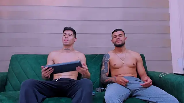 hot day online show from October 2025 08:31:02 PM