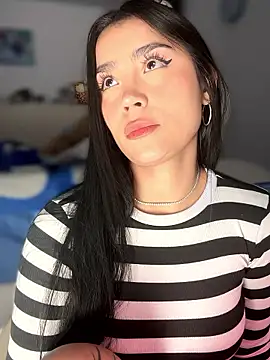 Snapshot of -Loren- chatting on January 2026 11:49:02 AM -Loren- online show from January 2026 11:49:02 AM