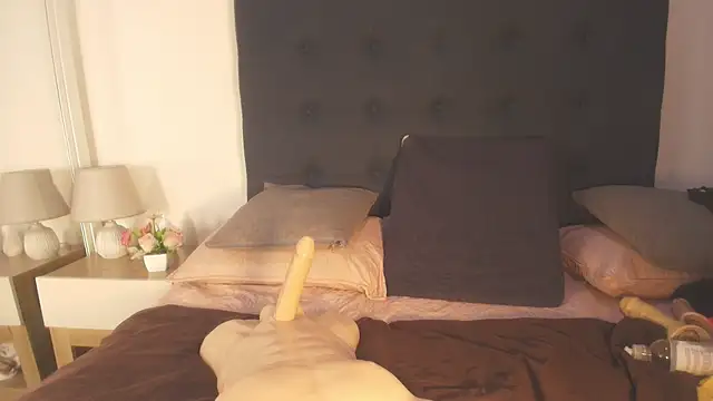 Evelonga 707 online show from March 2026 07:06:02 PM