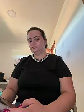 Im Amelia online show from July 2026 01:25:02 PM
