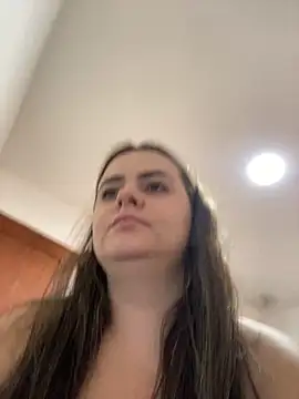 Im Amelia online show from November 2025 01:33:01 PM