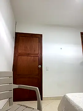 Im Amelia online show from October 2025 08:45:01 PM