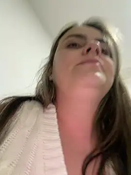 Im Amelia online show from July 2026 11:05:01 PM