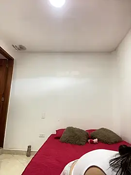 Im Amelia online show from November 2025 12:38:01 PM