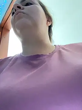 Im Amelia online show from October 2025 02:49:01 PM