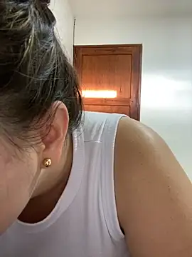 Im Amelia online show from October 2025 10:11:01 PM