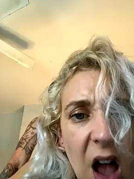 degiggxxx online show from October 2025 08:21:02 PM