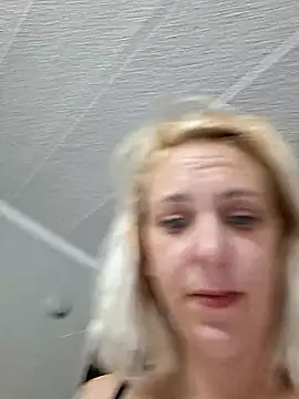 degiggxxx online show from November 2025 03:10:01 AM