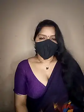 Snapshot of midhly chatting on December 2024 06:01:02 PM midhly online show from December 2024 06:01:02 PM