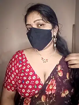 Snapshot of midhly chatting on December 2024 10:01:02 PM midhly online show from December 2024 10:01:02 PM