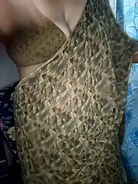 Snapshot of midhly chatting on December 2024 10:04:01 PM midhly online show from December 2024 10:04:01 PM