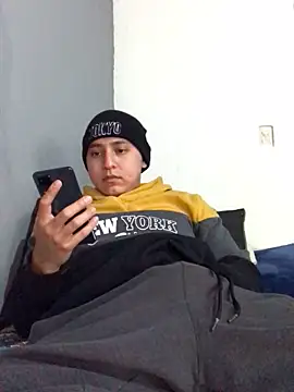 Snapshot of Slow_Kmazutra chatting on January 2025 06:17:02 PM Slow Kmazutra online show from January 2025 06:17:02 PM