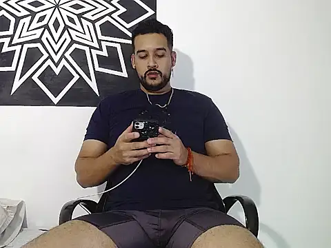  CHRIS-DENNIS  online show from April 2026 01:34:01 AM