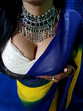 Savita hotmom online show from January 2026 06:00:01 PM