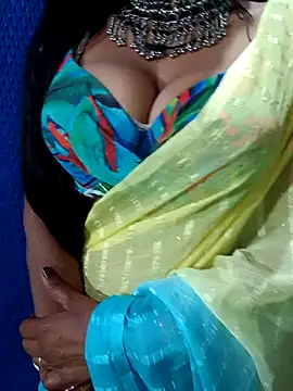 Savita hotmom online show from February 2026 05:33:01 PM