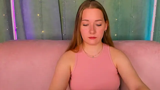 Snapshot of AlinaVice chatting on April 2026 01:12:01 AM AlinaVice online show from April 2026 01:12:01 AM