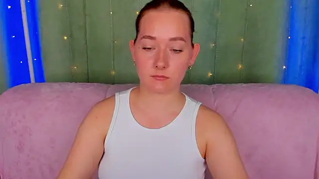 Snapshot of AlinaVice chatting on May 2026 01:56:01 AM AlinaVice online show from May 2026 01:56:01 AM