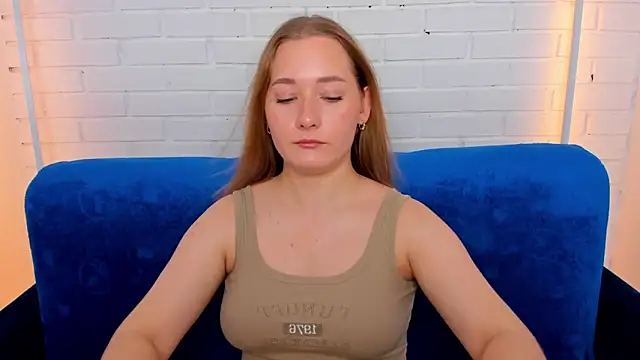 Snapshot of AlinaVice chatting on May 2026 01:26:01 AM AlinaVice online show from May 2026 01:26:01 AM