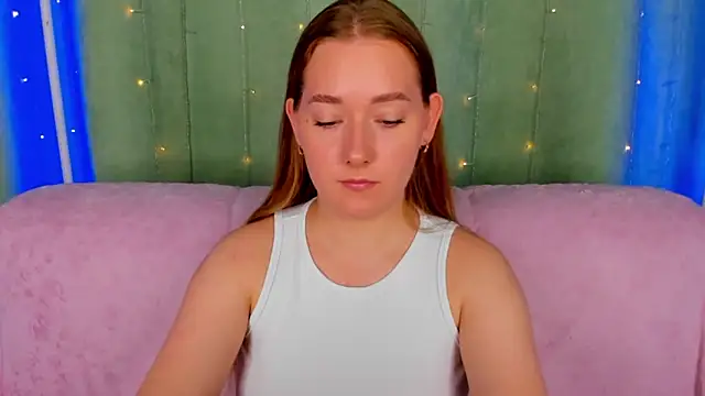 Snapshot of AlinaVice chatting on May 2026 01:10:02 AM AlinaVice online show from May 2026 01:10:02 AM