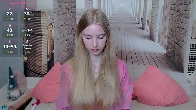Cutieblondegirl online show from March 2026 10:16:01 AM
