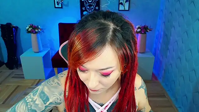 Snapshot of Miss-Tattoo chatting on January 2025 05:26:01 PM Miss-Tattoo online show from January 2025 05:26:01 PM