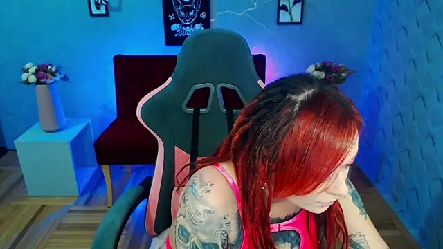 Snapshot of Miss-Tattoo chatting on March 2025 03:13:02 PM Miss-Tattoo online show from March 2025 03:13:02 PM