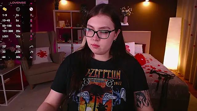 Snapshot of Arizonaa_Muse chatting on February 2025 06:30:01 PM Arizonaa Muse online show from February 2025 06:30:01 PM