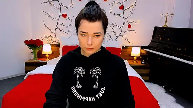  Sun Shy  online show from October 2025 01:12:01 PM