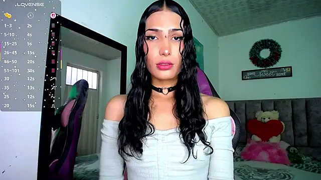 Lanna hott  online show from July 2026 07:25:01 PM