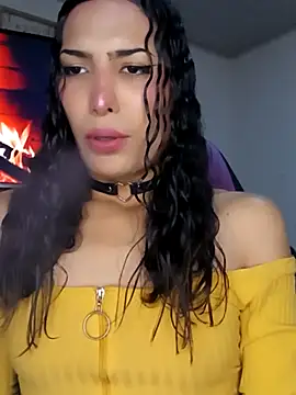 Lanna hott  online show from November 2025 03:18:01 PM