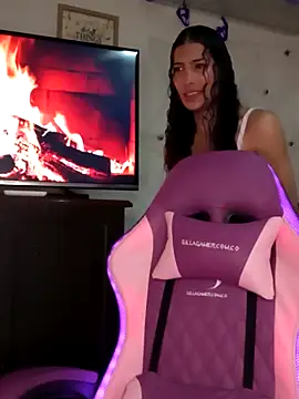 Lanna hott  online show from October 2025 07:14:01 PM