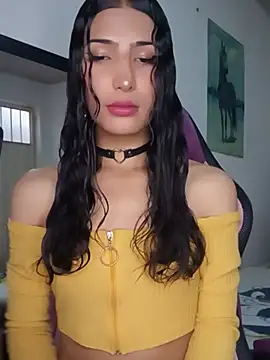 Lanna hott  online show from July 2026 07:43:02 PM
