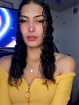 Lanna hott  online show from October 2025 05:56:02 PM