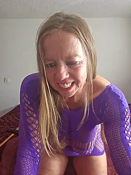 Supertitten95DD online show from September 2025 08:20:01 AM