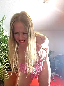 Supertitten95DD online show from March 2025 05:57:02 PM