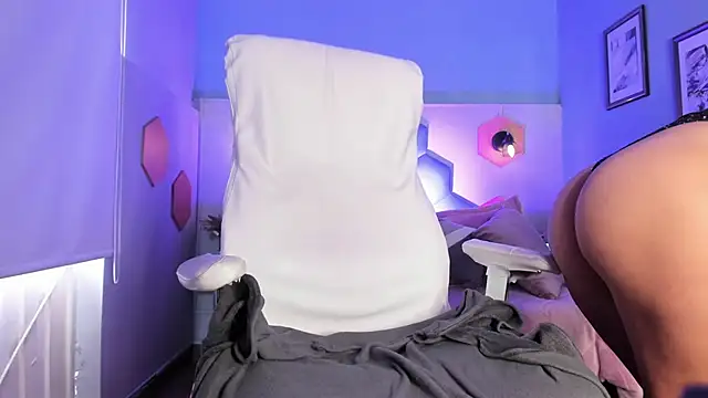 Valkiria ponce online show from March 2025 04:39:02 PM