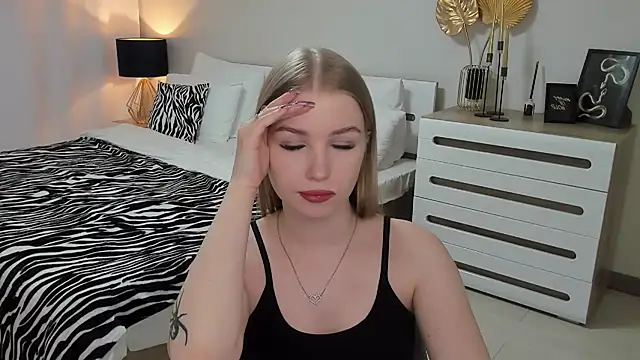 shy  lady online show from March 2025 03:34:01 AM