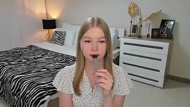 shy  lady online show from March 2025 10:08:02 PM